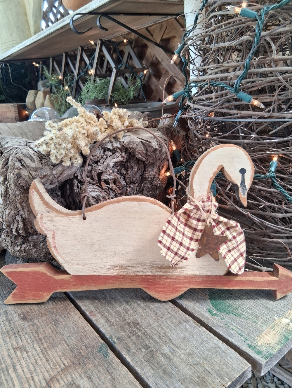 Primitive Folk Art (Burgundy)